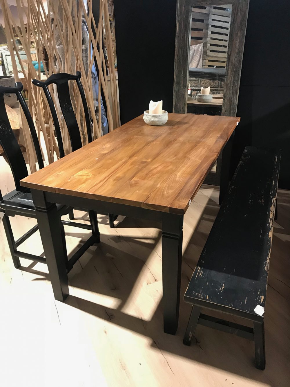 Wohnzimmertisch Holz mit schwarzen Beinen - Designforest